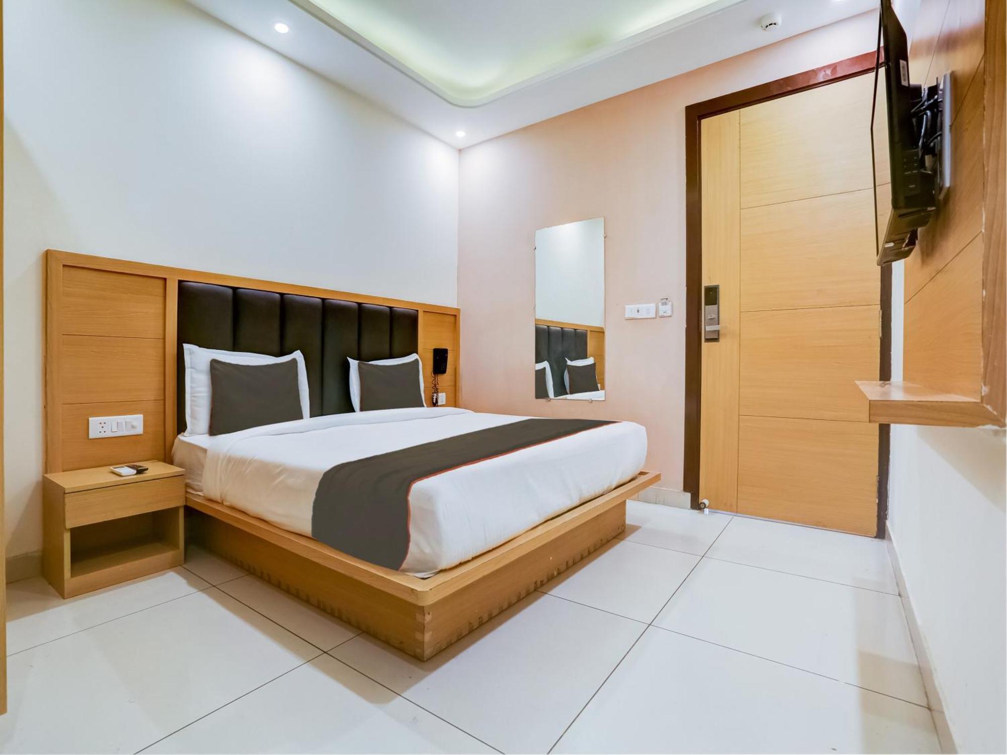 Hotel Collecion O White House Neu-Delhi Exterior foto