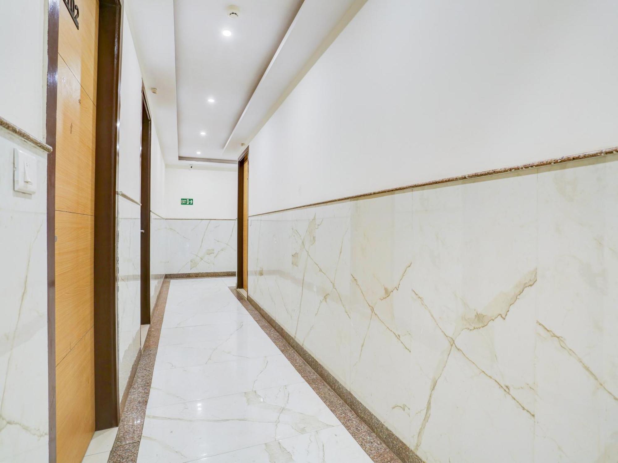 Hotel Collecion O White House Neu-Delhi Exterior foto